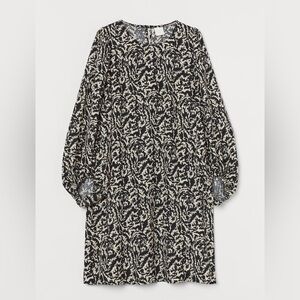H&M Balloon Sleeved black and White Printed Dress Medium